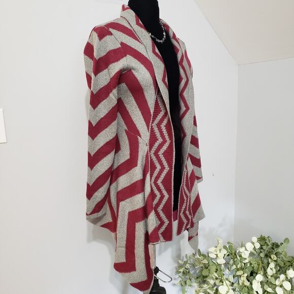 Red and Gray Chevron Open Knit Cardigan - Picture 2 of 11